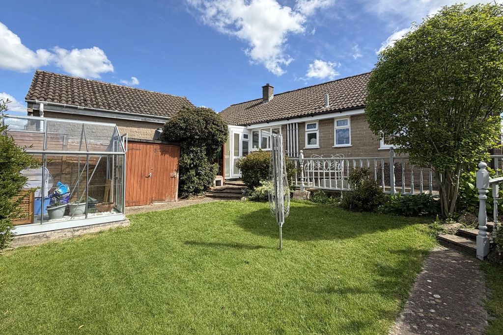 Property photo 2 of 15 Picture No. 21