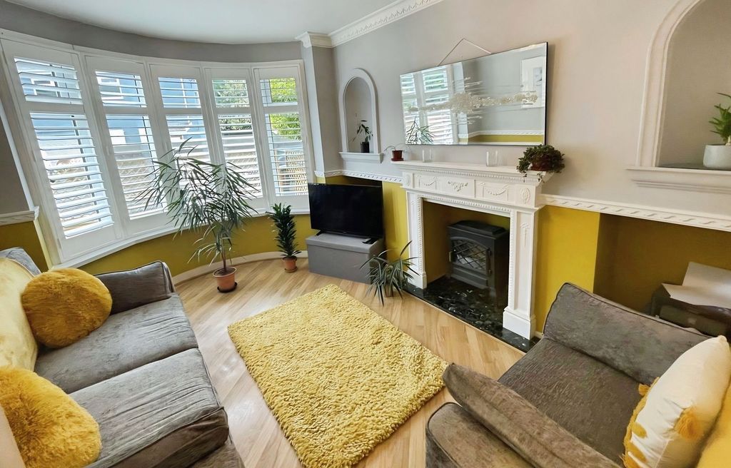 Property photo 2 of 24