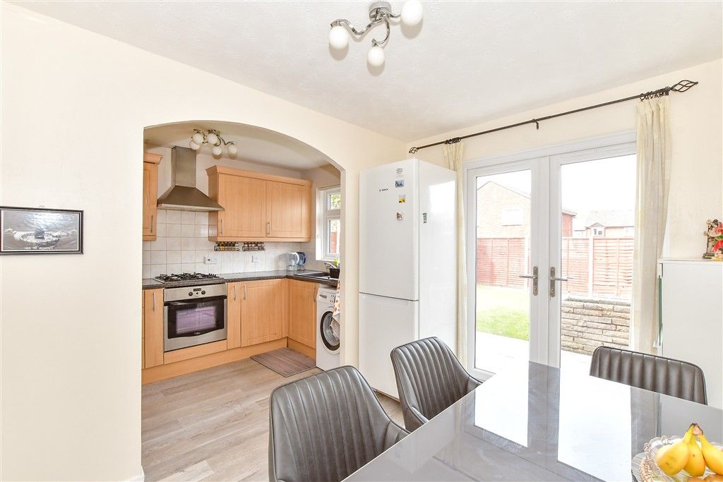 Property photo 3 of 10 Dining Area