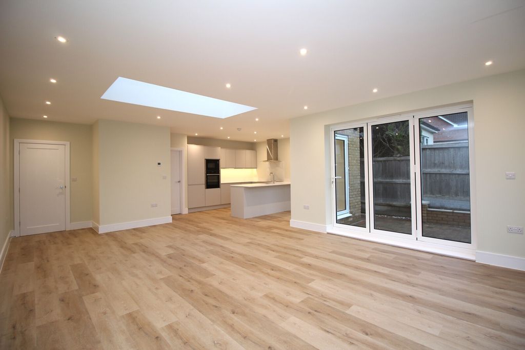 Property photo 2 of 15 Lounge View 1