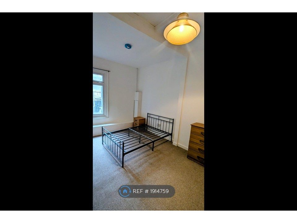 Property photo 1 of 8 Bed 1