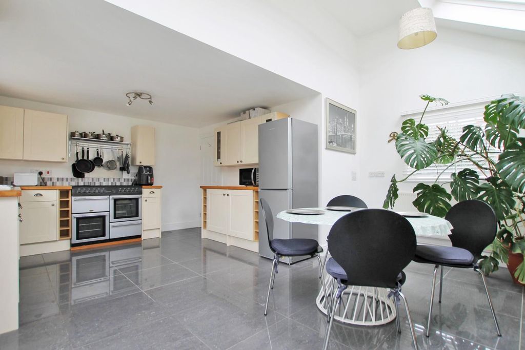 Property photo 3 of 16 9017391-102913-133848785302507484-8159c990-405c-71
