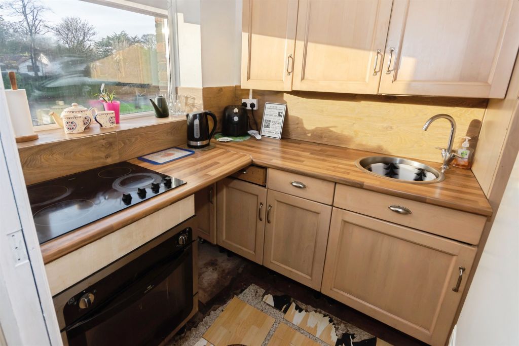 Property photo 3 of 17