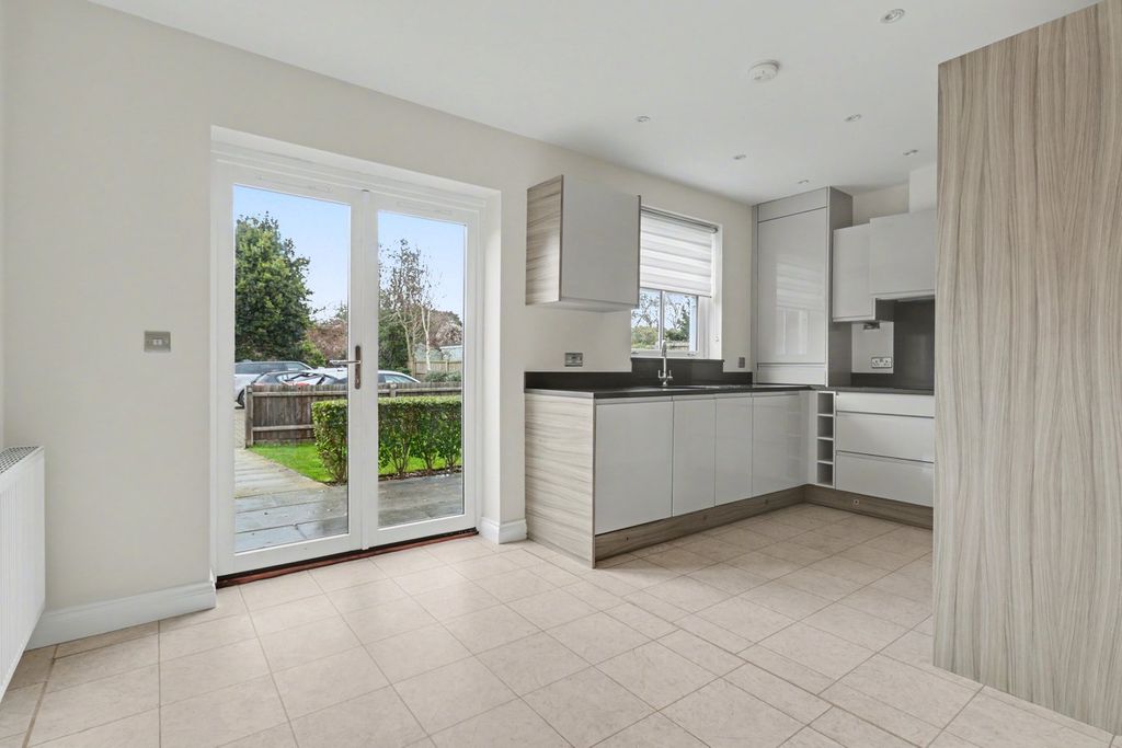 Property photo 2 of 24