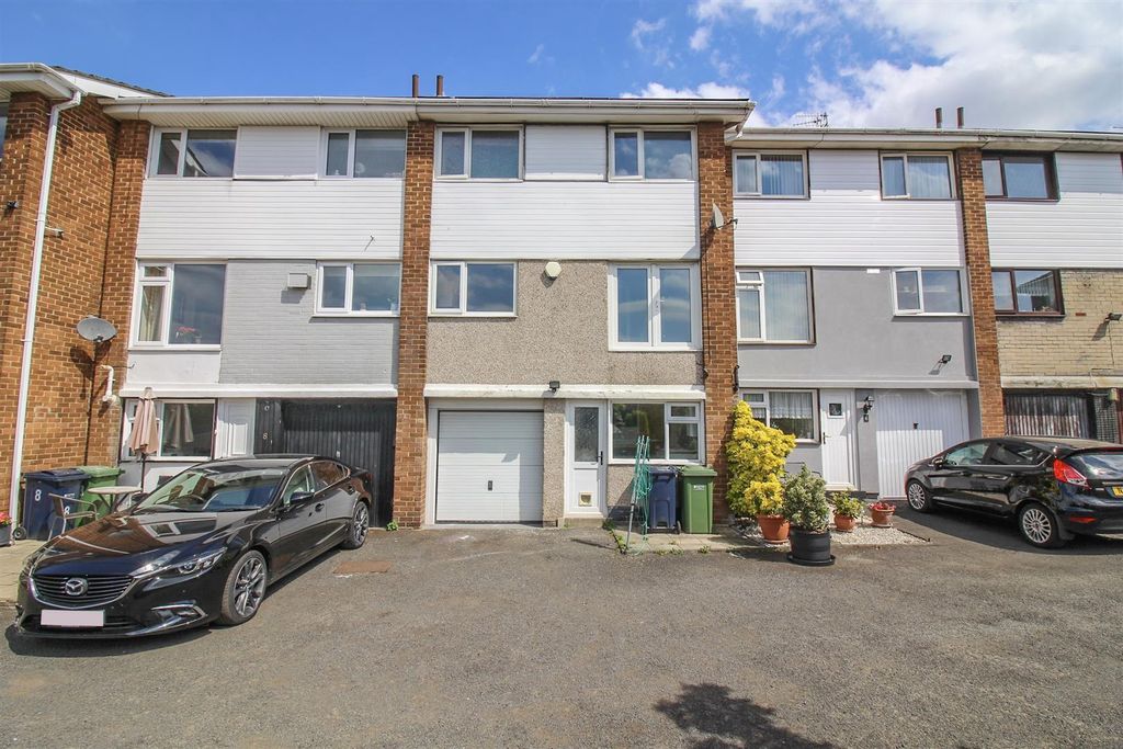 Property photo 1 of 16 External