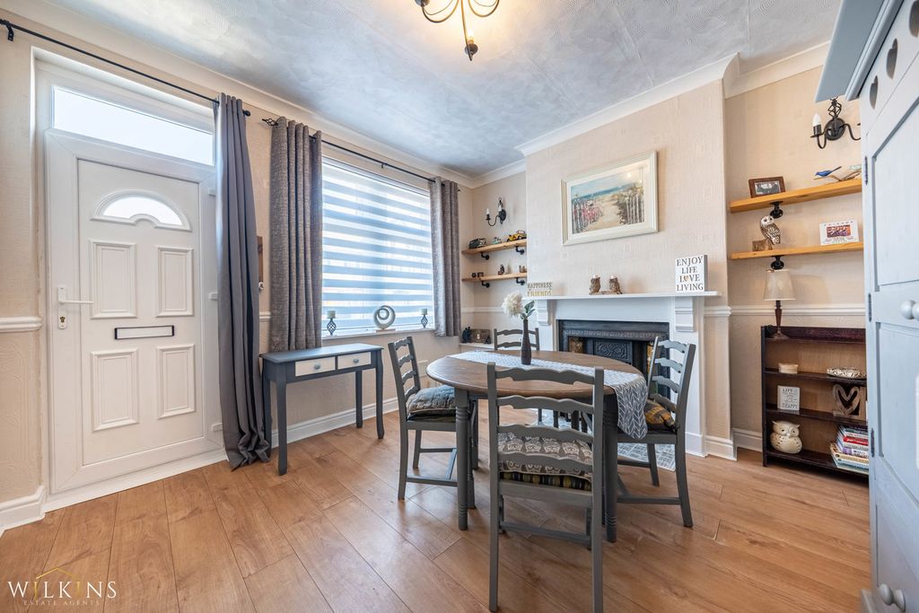 Property photo 2 of 32 Photograph