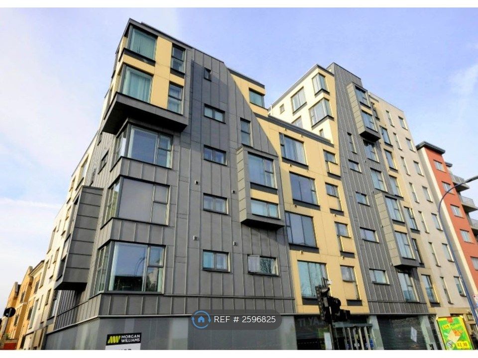 Property photo 1 of 7 Building