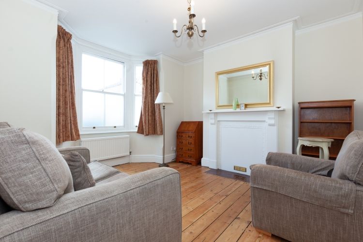 Property photo 1 of 9 204695