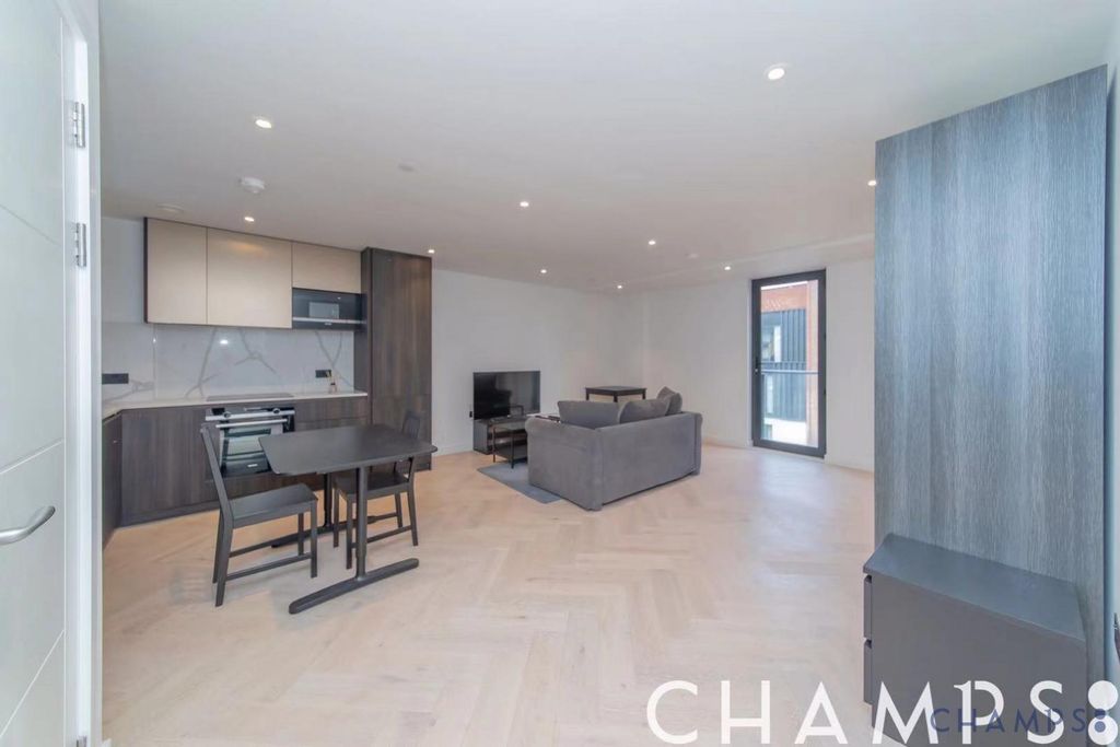 Property photo 1 of 10 Studio