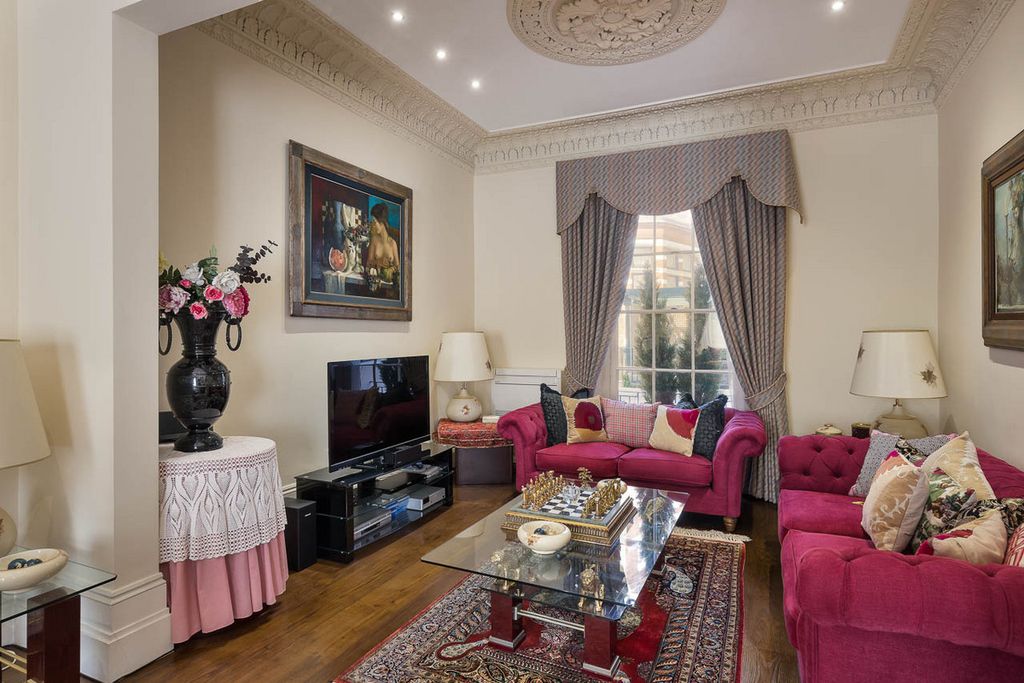 Walton Place, Knightsbridge SW3 photo 5