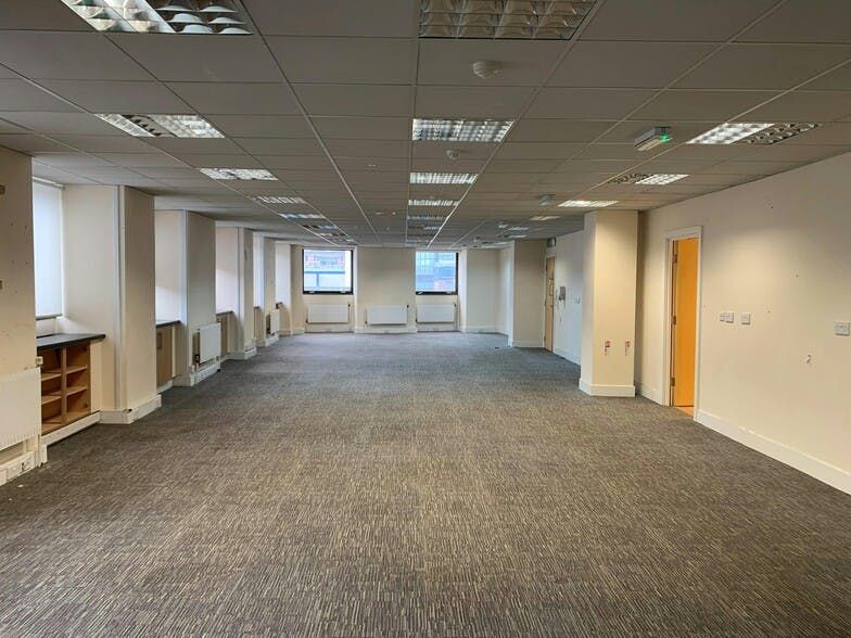 Property photo 2 of 2 5053Highstbirminghamwmdinteriorphoto2Large.Jpg