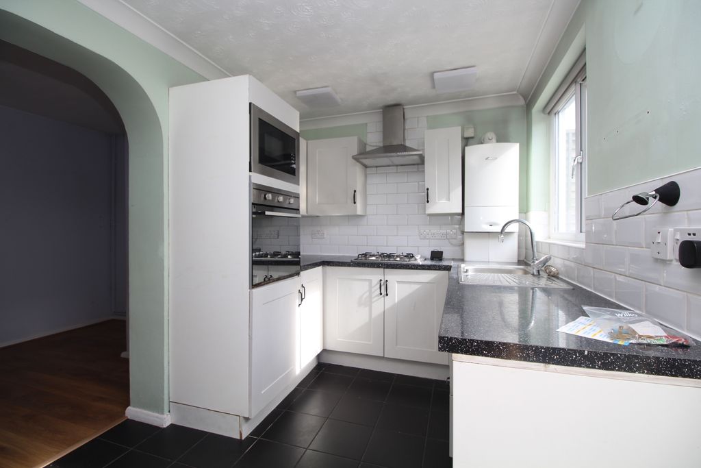 Property photo 2 of 12 Kitchen