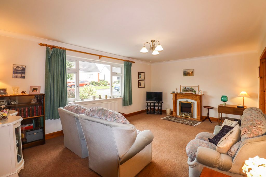 Property photo 2 of 23
