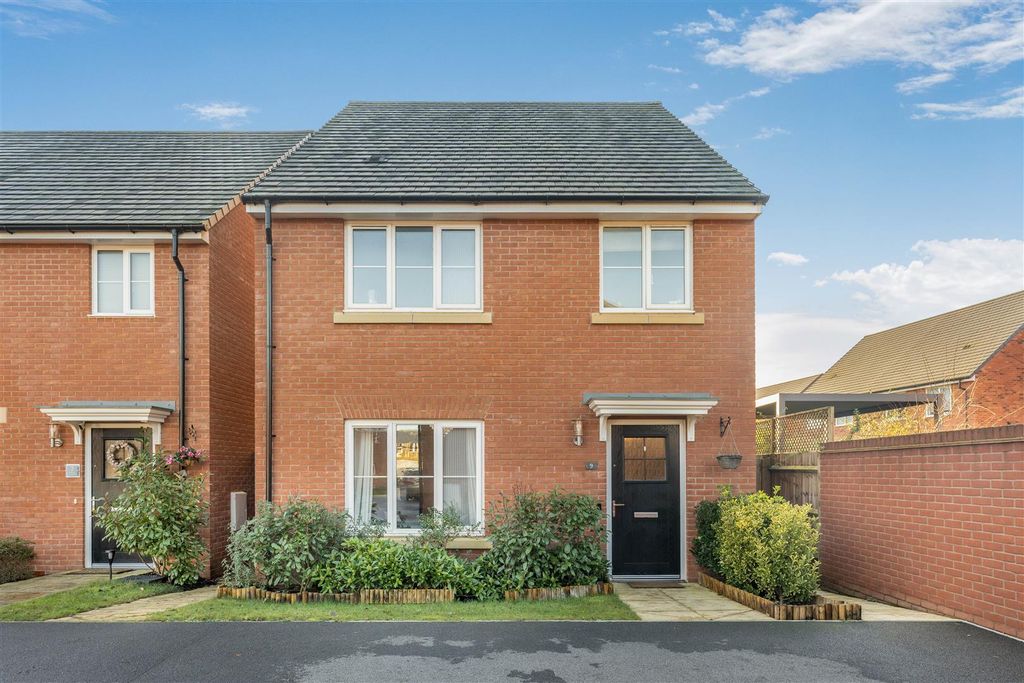 Property photo 1 of 19 9 Poulter Road, Banbury-2.Jpg