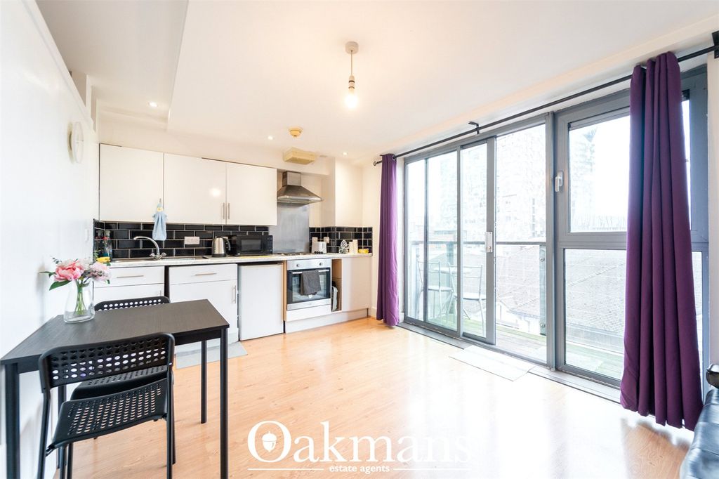 Property photo 3 of 10 Picture No. 06