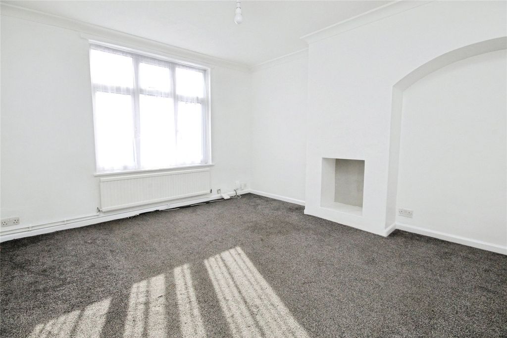 Property photo 3 of 8 Picture No. 04