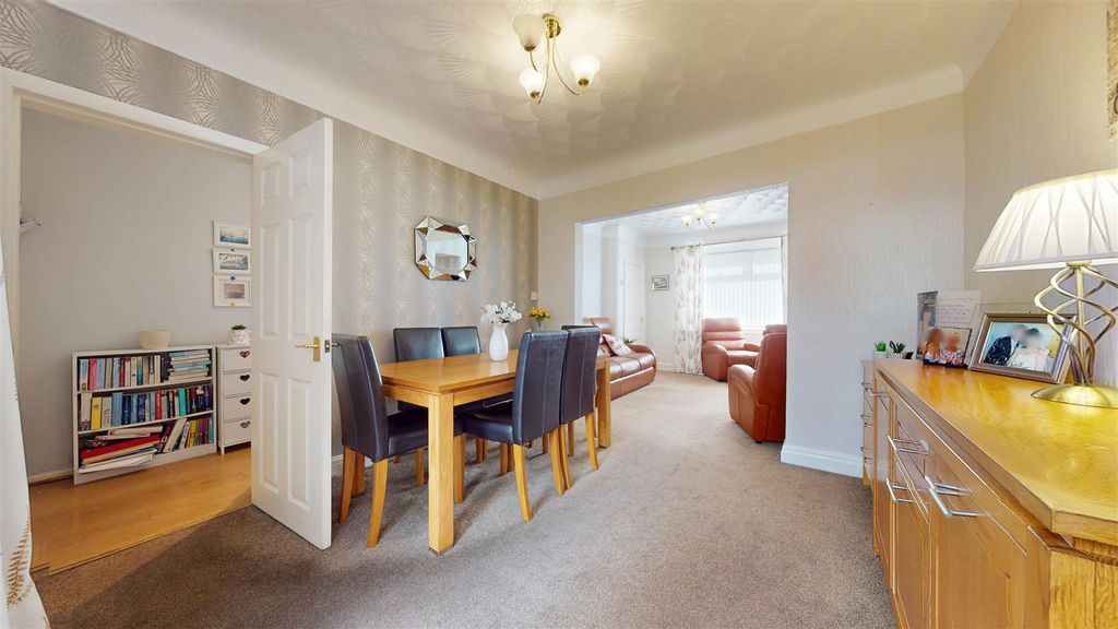 Property photo 3 of 21 Saint Lukes Road Dining Room