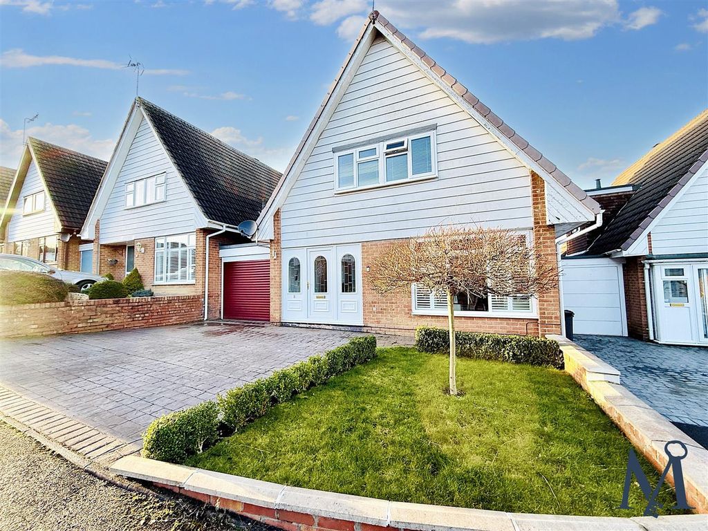 Property photo 1 of 21 Front Garden