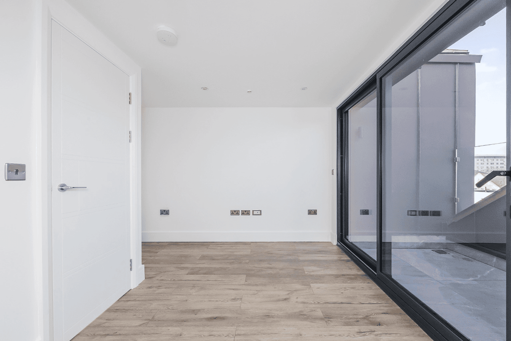 Property photo 2 of 24