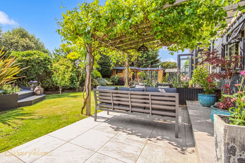 Property photo 2 of 26 Rear Garden
