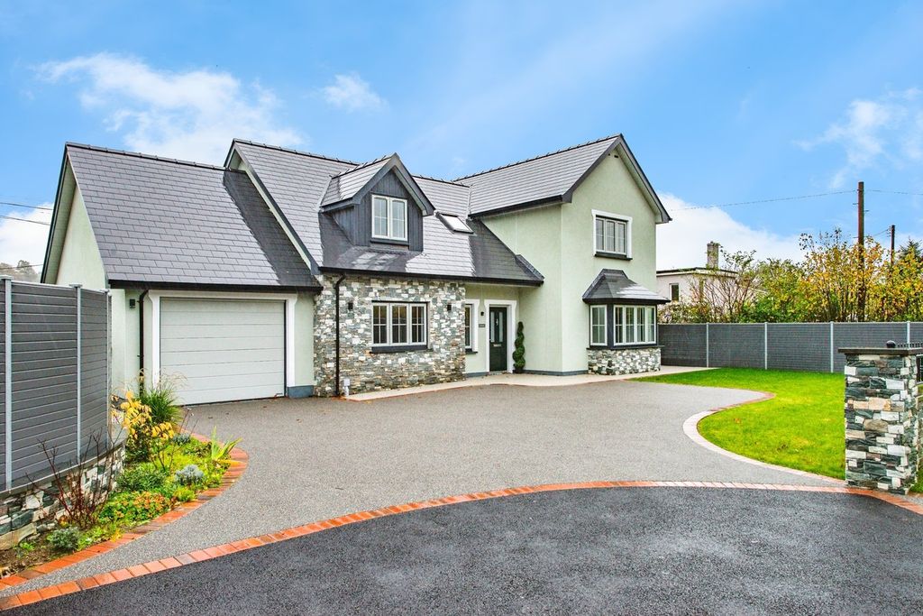 Property photo 1 of 20