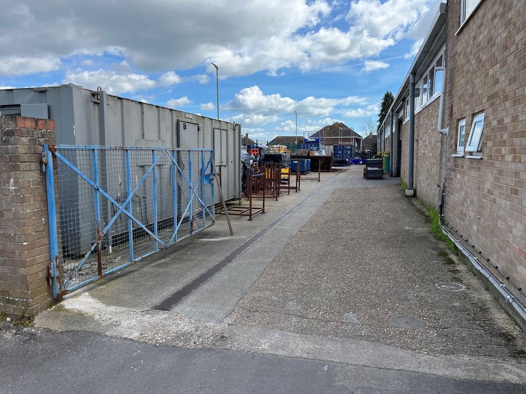 Property photo 2 of 7