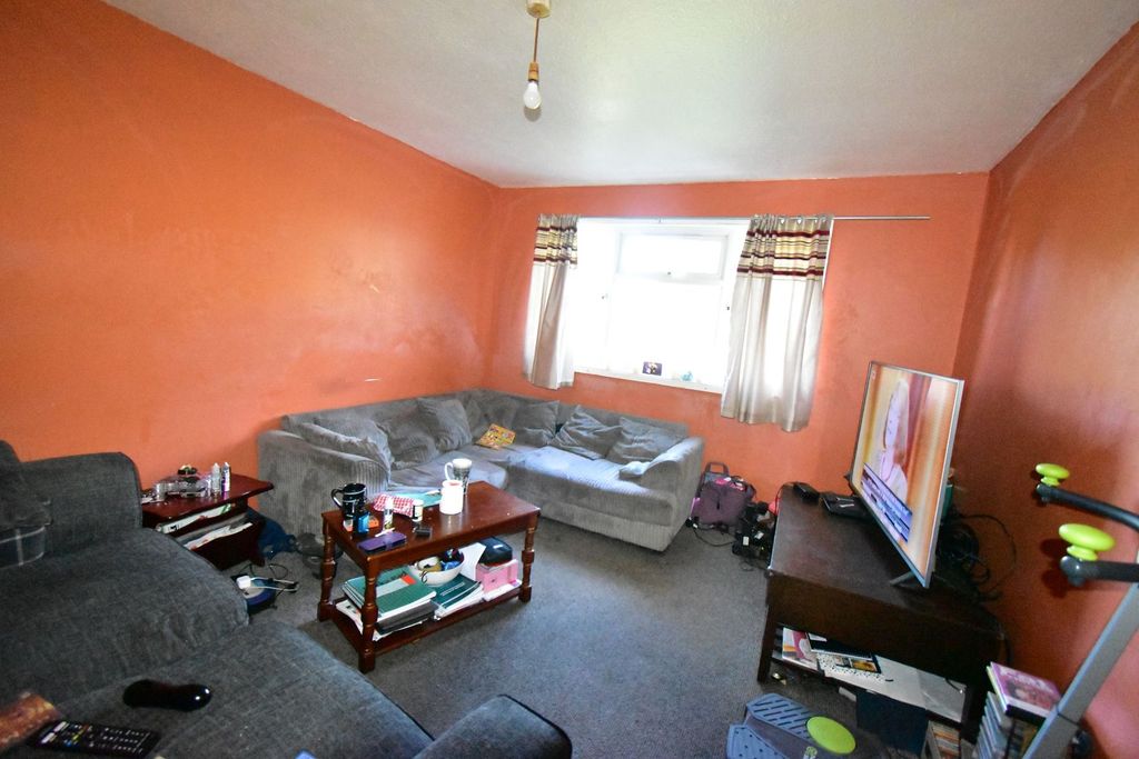 Property photo 2 of 10 Lounge