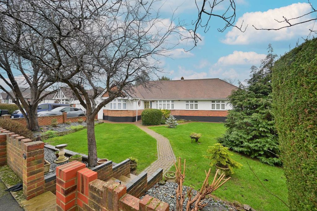 Property photo 1 of 27