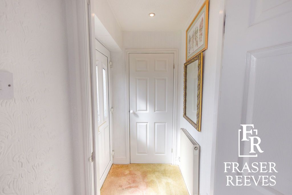 Property photo 2 of 14 Entrance Hall