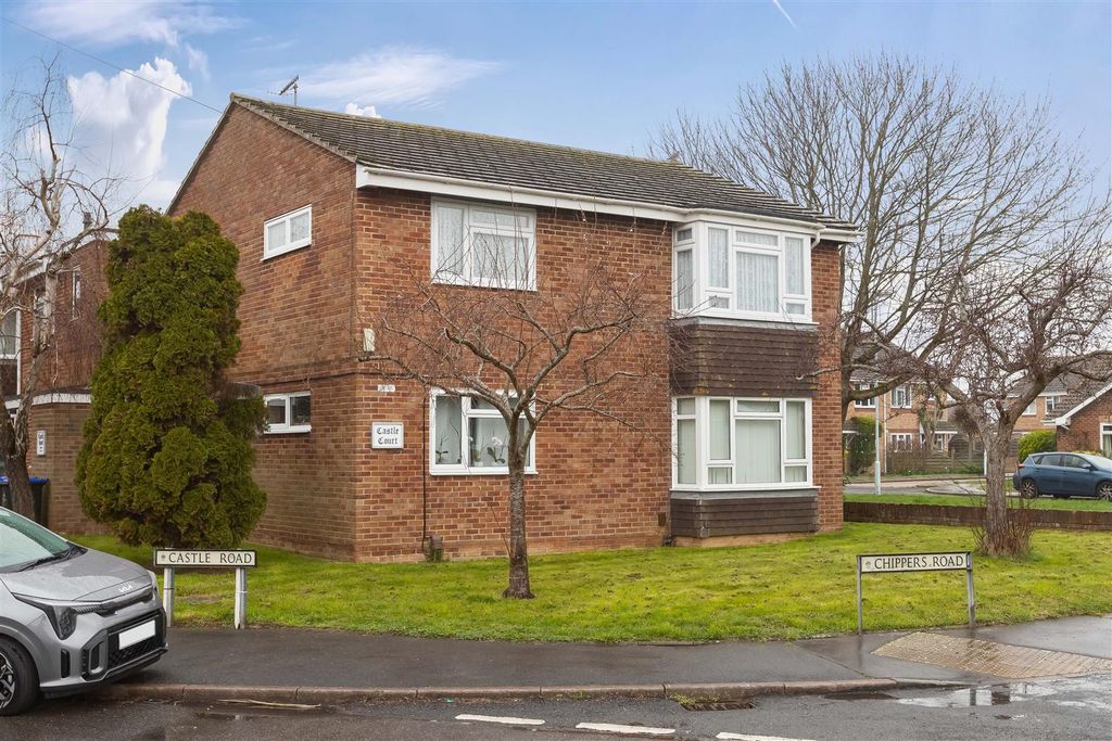 Property photo 1 of 12 Castle Court_13.Jpg