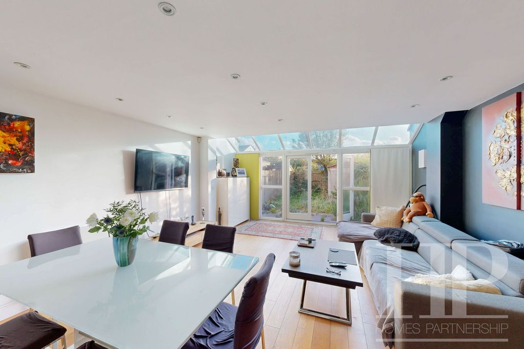 Property photo 2 of 18