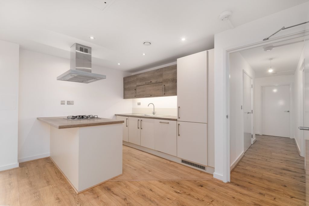 Property photo 3 of 19 Kitchen