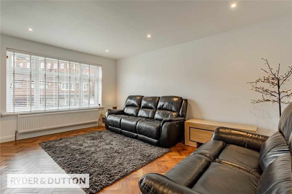 Property photo 2 of 19 Picture No. 14