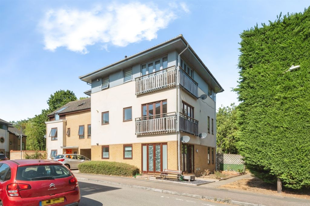 Property photo 1 of 12