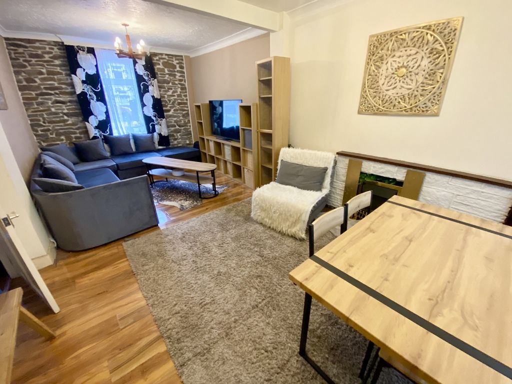 Property photo 2 of 11 Lounge-Dining Room