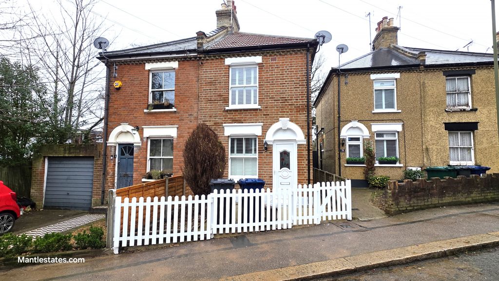 Property photo 1 of 17 2 Bed Semi-Detached Cottage To Rent Jackson Road, Barnet En4