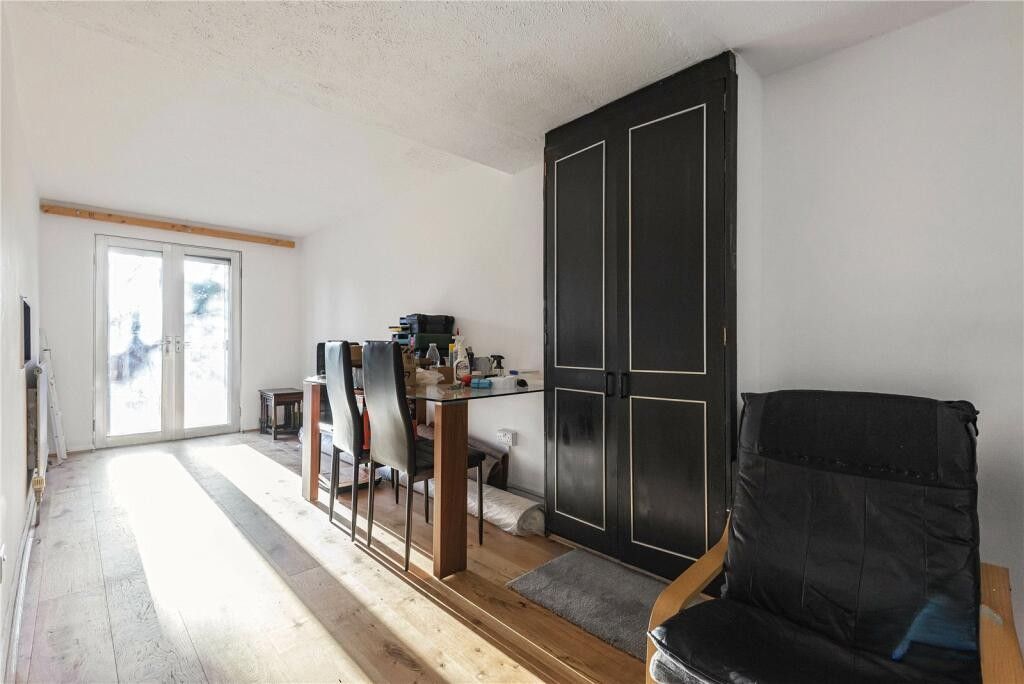 Property photo 3 of 23
