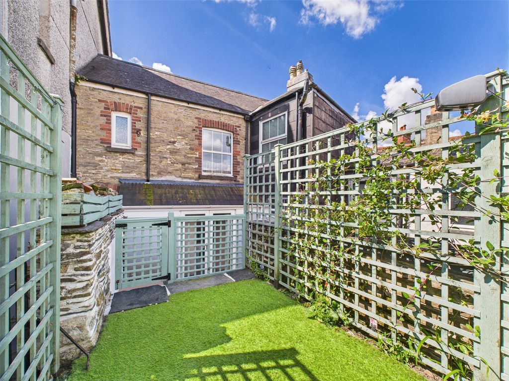 Property photo 2 of 14 Picture No. 10