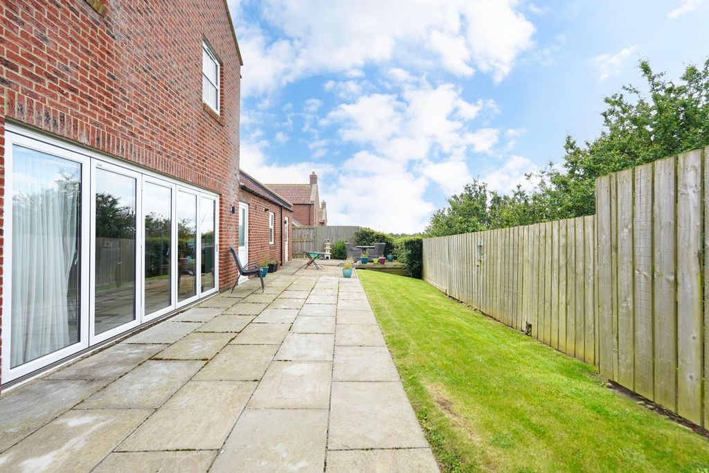 Property photo 3 of 13 External