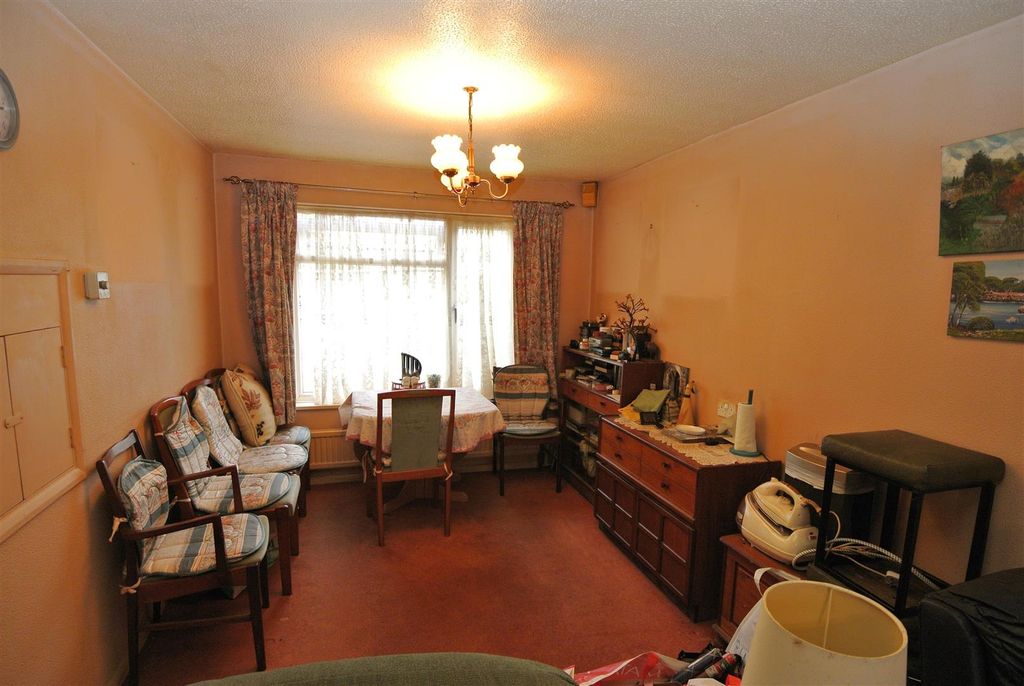 Property photo 3 of 6 Dining Area.Jpg