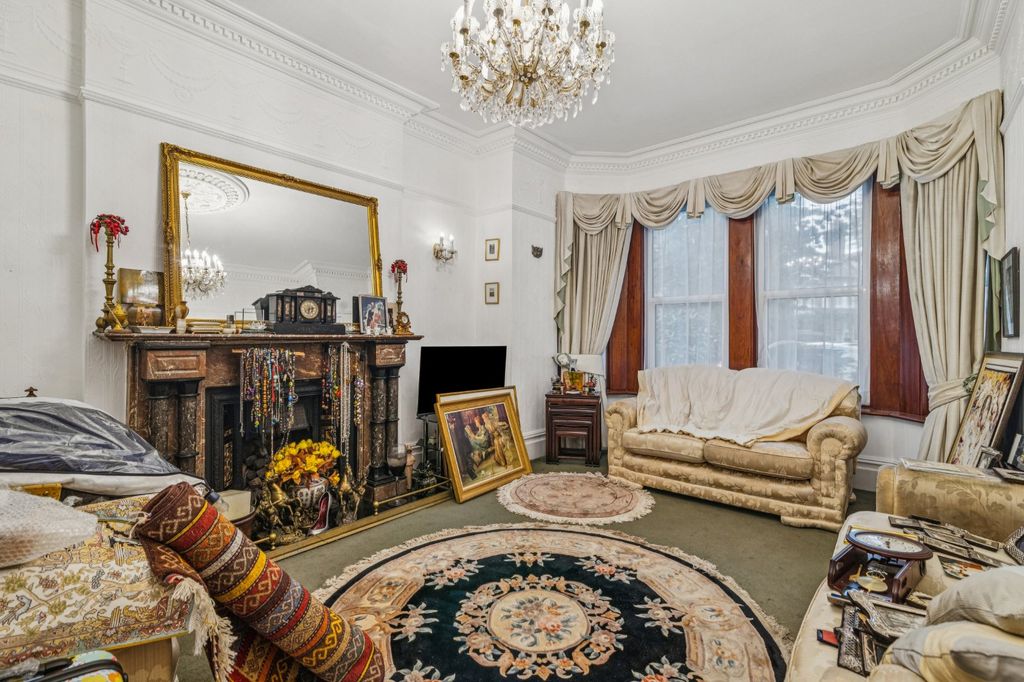 Property photo 2 of 13