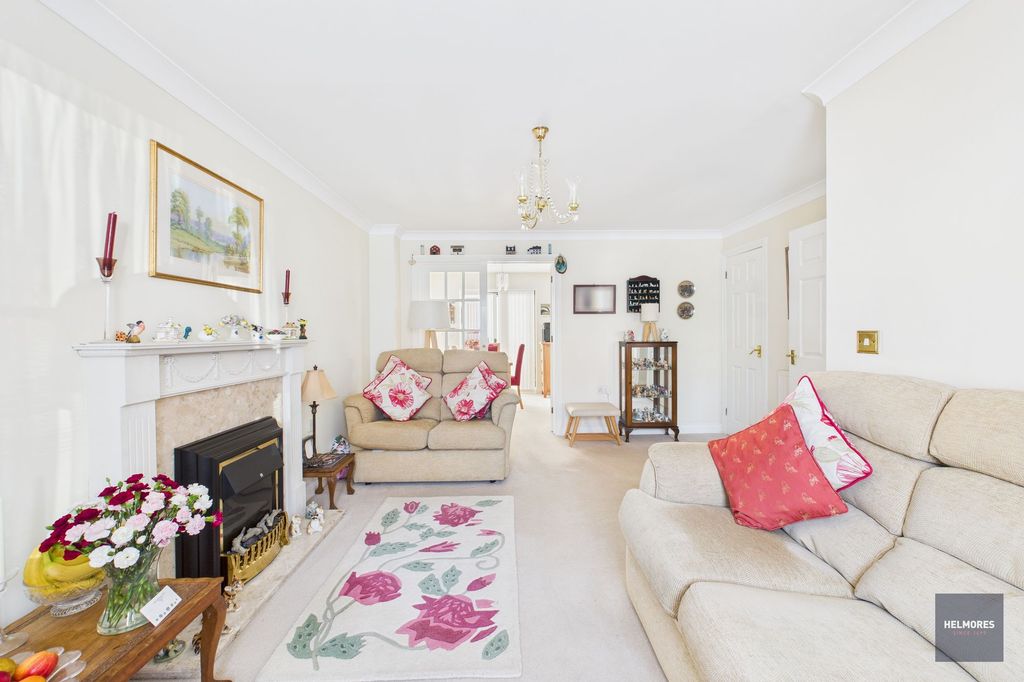 Property photo 2 of 17