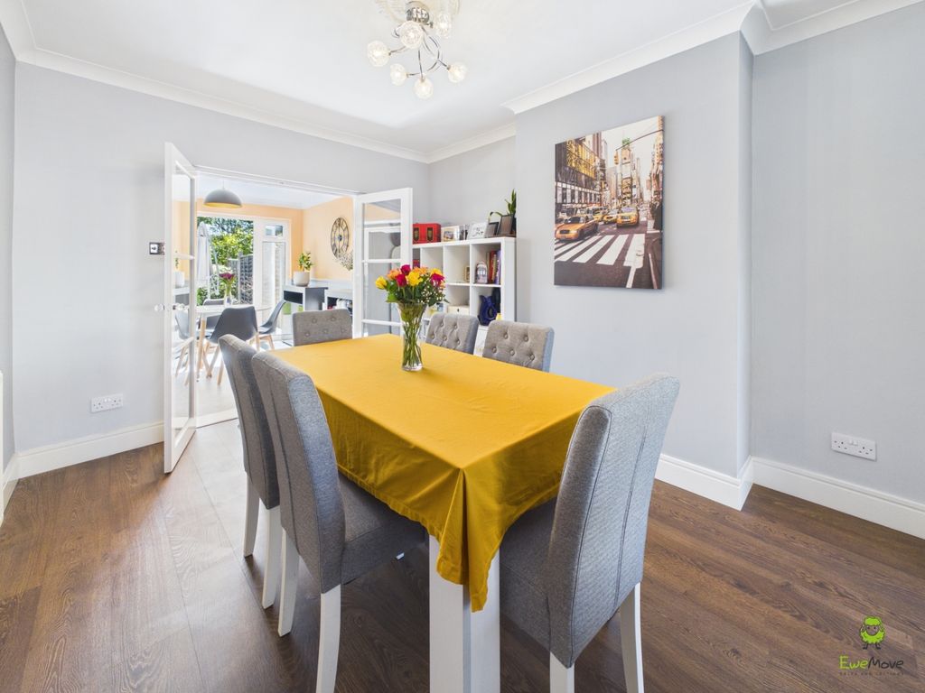 Property photo 2 of 16 Presented By Clinton At Ewemove Bexleyheath And Da