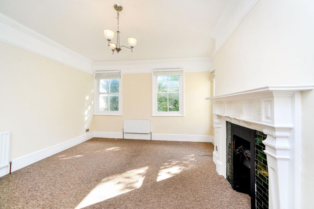 Property photo 1 of 7 Lounge  (Main)