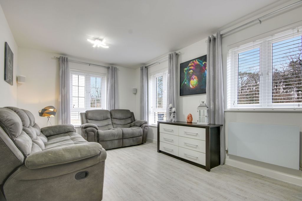 Property photo 3 of 19 Img_3551-Img_3553