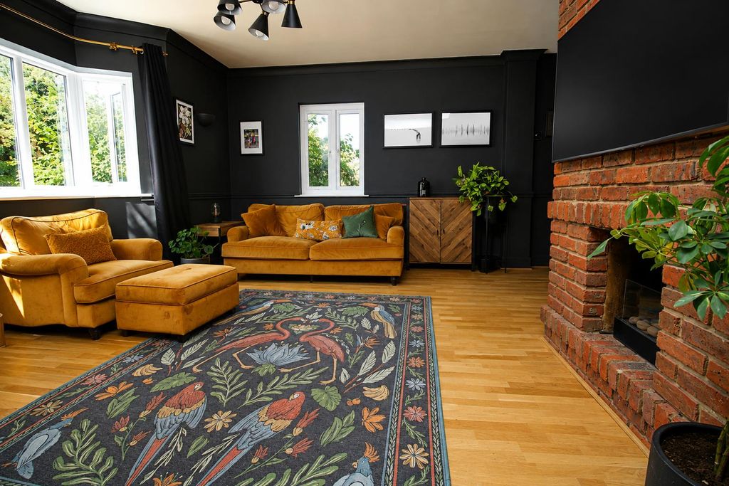 Property photo 2 of 21 Lounge