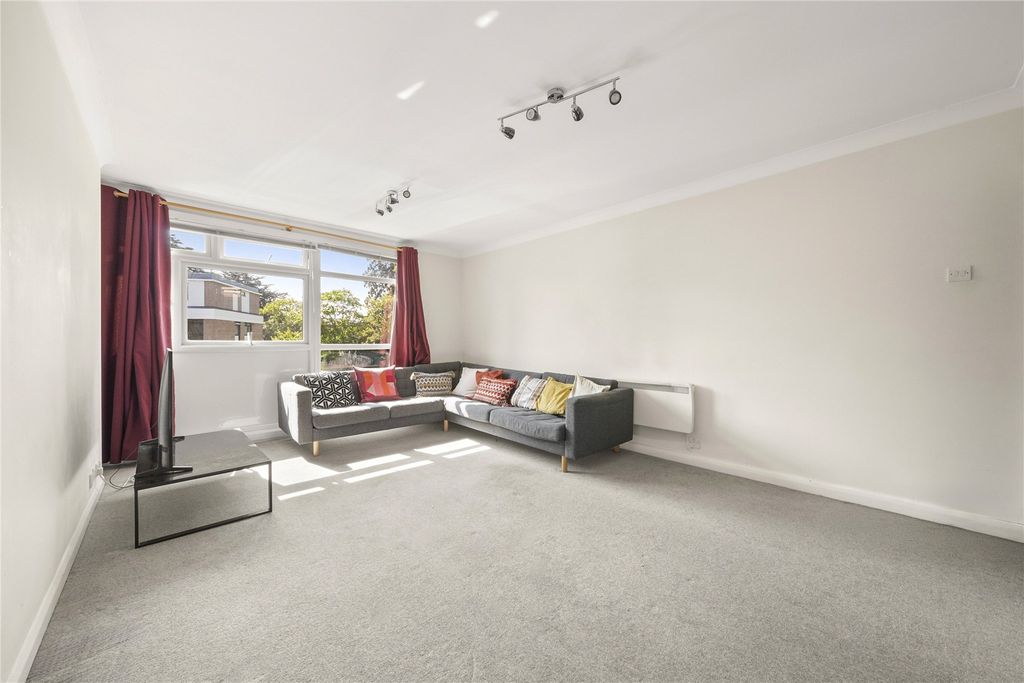 Property photo 3 of 11 Picture No. 27