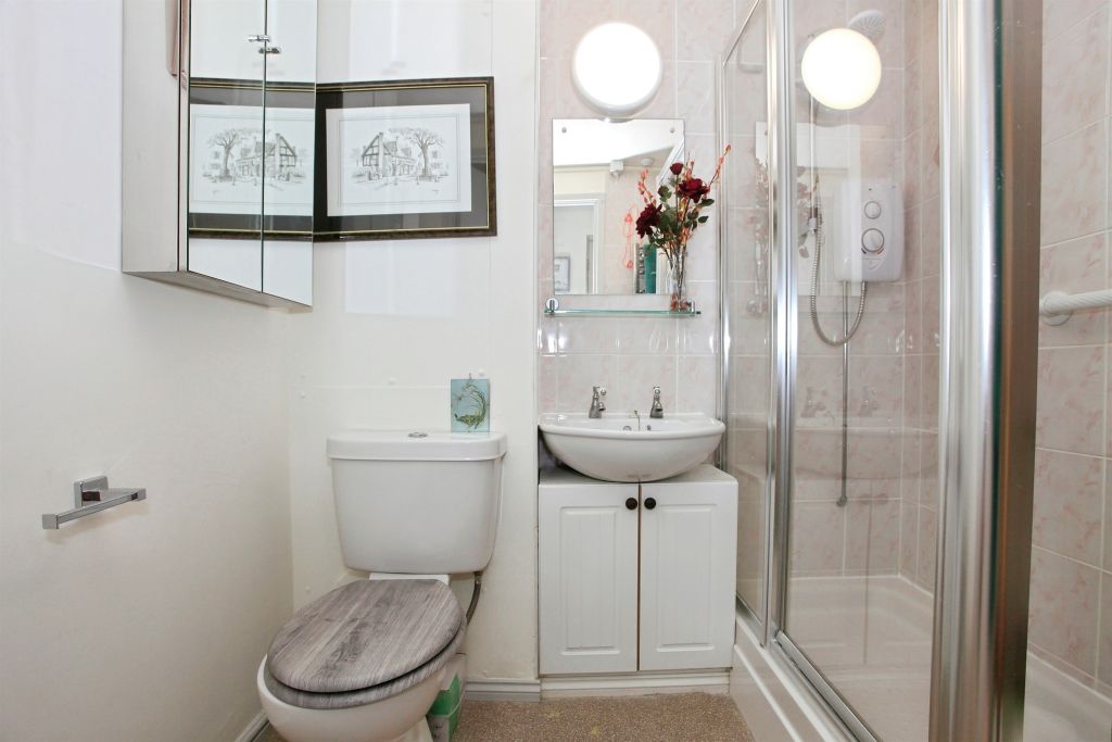 Property photo 2 of 17 Shower Room