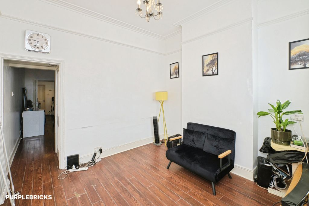 Property photo 3 of 15 Living Room