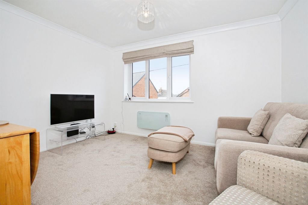 Property photo 3 of 12